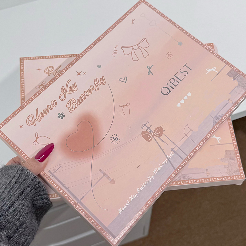 メイクアップギフトボックス 蝶結び ハート限定 口紅 パウダ - Huda Beauty Makeup Set のレビューと価格