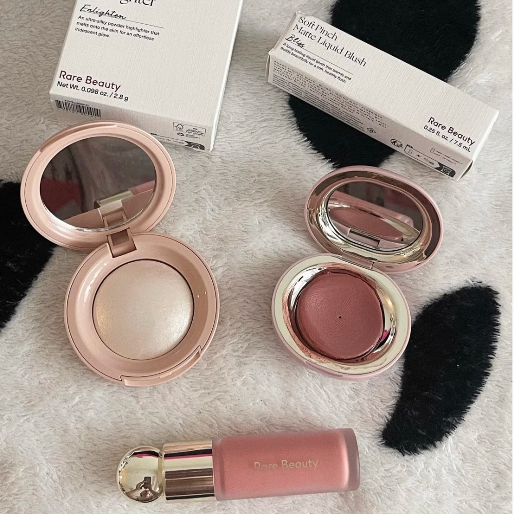 レアビューティー ハイライター ロングラスティング フェイス - Rare Beauty Makeup Highlighter のレビューと価格