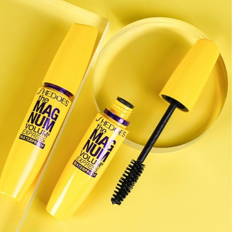 4Dブラックマスカラ　濃密・長さ出し・カール効果　ウォーター - Huda Beauty Makeup Set のレビューと価格