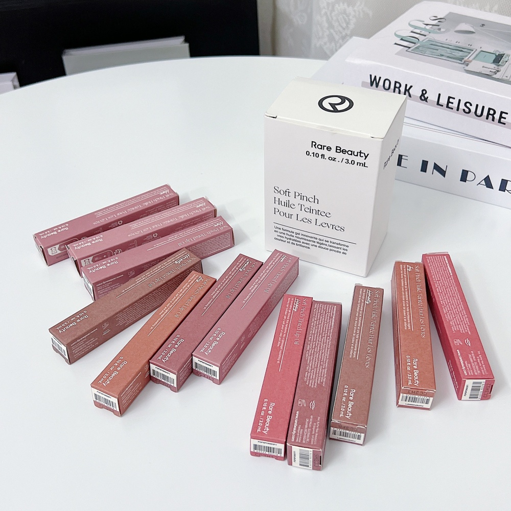 レアビューティー ニュー スムース リキッド リップグロス  - Rare Beauty Makeup Highlighter のレビューと価格